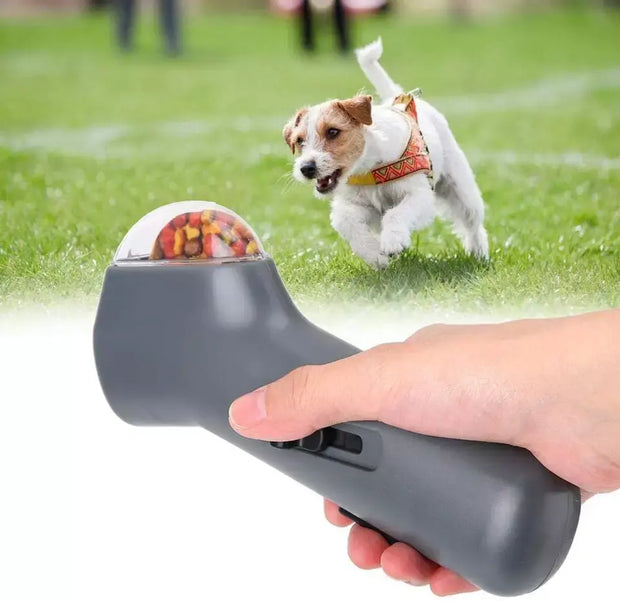 Pet Treat Catapult Launcher - Interactive Toy for Bonding and Playtime with Your Pet.