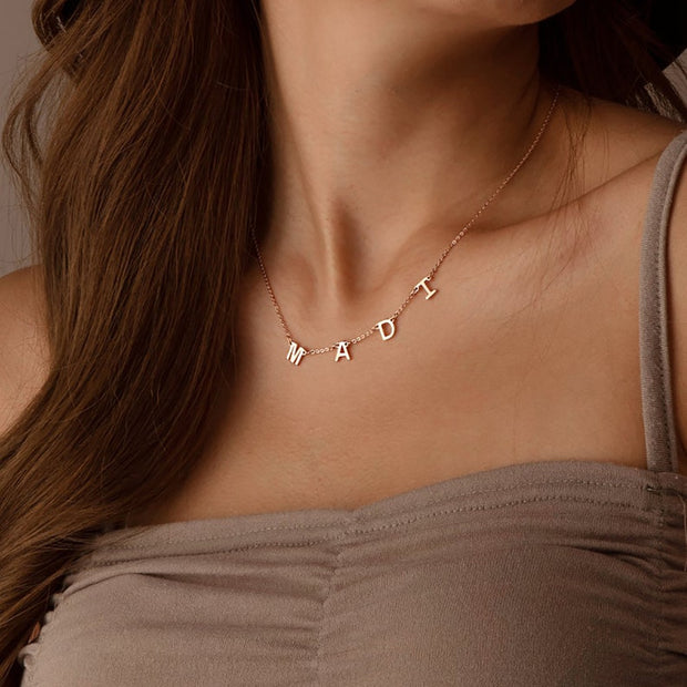 Engraved Letter Necklace - Sara closet