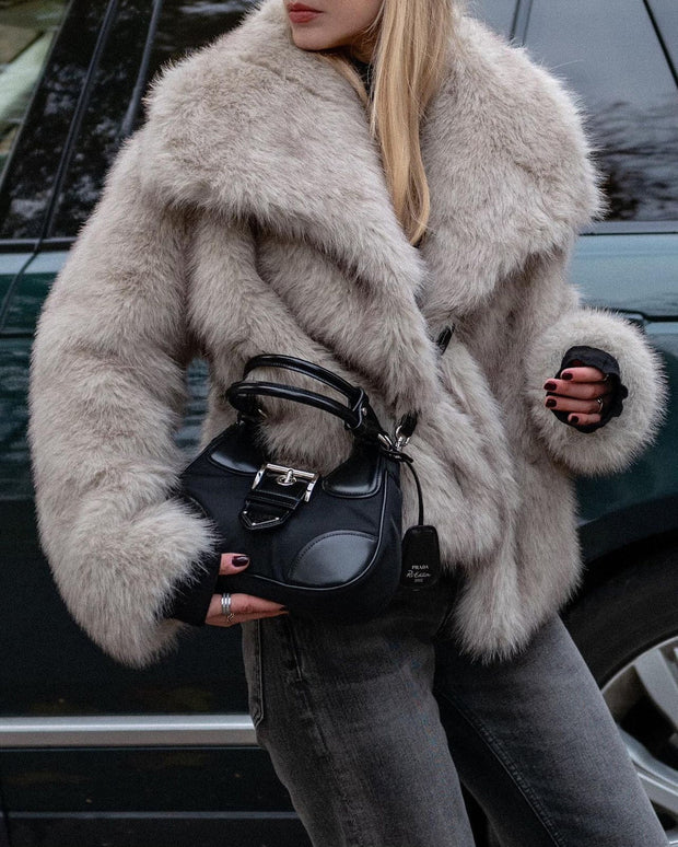 Plush Faux Fur Jacket - Sara closet