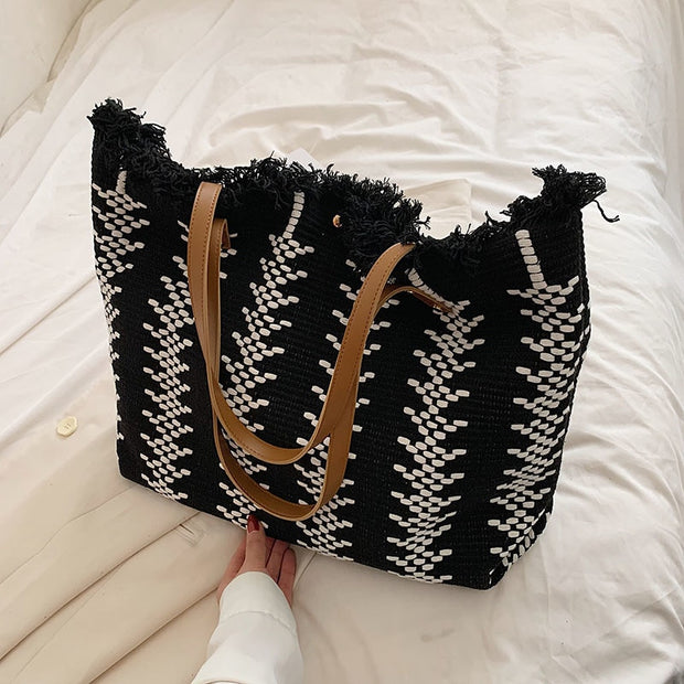 Fashionable Tote Handbags - Sara closet