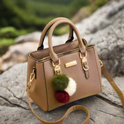 "Vintage PU leather handbags: Timeless elegance meets modern convenience. Classic designs crafted from premium materials for enduring style and functionality."