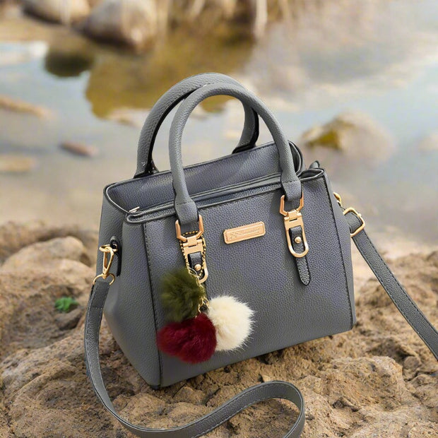 "Vintage PU leather handbags: Timeless elegance meets modern convenience. Classic designs crafted from premium materials for enduring style and functionality."