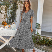 Vintage Floral Summer Dresses - Timeless Design with Charming Floral Patterns for a Retro-Inspired Look.