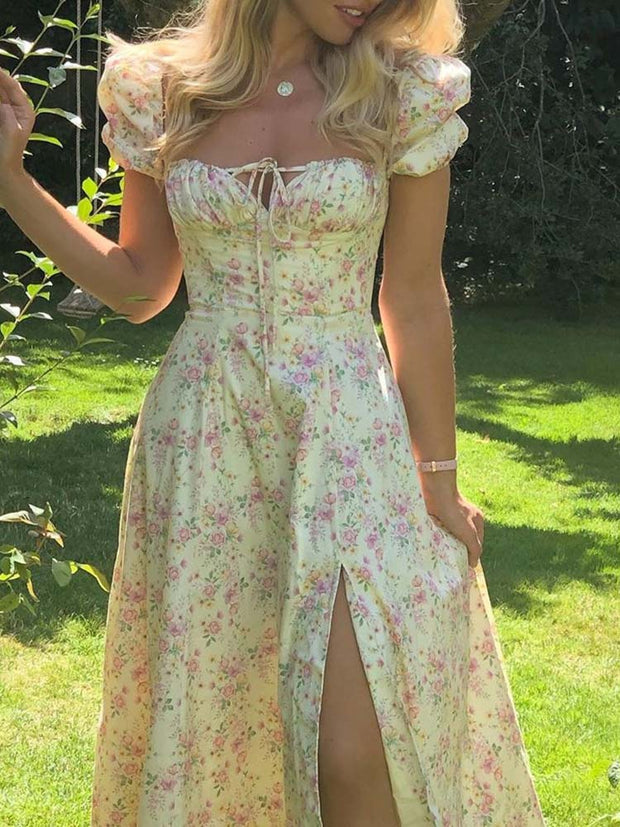 Floral print long dress, perfect for a romantic and feminine look. Features a flowing silhouette and vibrant floral pattern, ideal for summer weddings, garden parties, or special occasions.