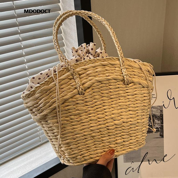 Luxury straw woven tote handbags, blending elegance and craftsmanship. Featuring intricate straw weaving and spacious design, these handbags are perfect for adding a sophisticated touch to your summer wardrobe.