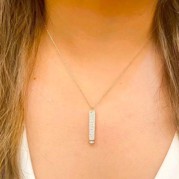 "Zircon Bar Necklace: Customize with Your Name. Elegant, Personalized Jewelry. Order Yours for a Unique Touch!"