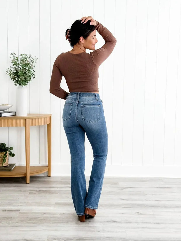 Tummy Control Bootcut Jeans: Flattering and stylish, these bootcut jeans feature built-in tummy control for a sleek silhouette. Perfect for versatile styling, they offer both comfort and confidence in every wear.