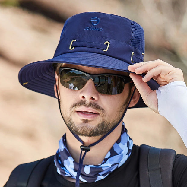 Mountaineering sun hat designed for sun protection and outdoor adventure. Featuring a wide brim and UPF sun protection, this hat shields against harmful UV rays during mountaineering and other outdoor activities.