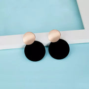 Elegant Imitation Pearl Earrings - Classic and Sophisticated Accessories for Timeless Beauty.