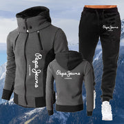 Stay warm in style with our men's warm tracksuit. This cozy set includes a fleece-lined jacket and matching pants, perfect for outdoor activities or lounging on chilly days.