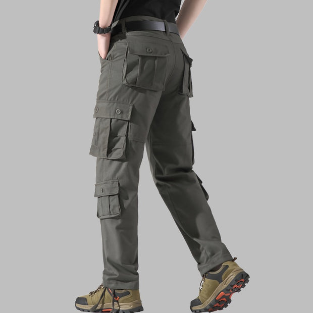 Men's tactical loose pants, combining durability and flexibility for outdoor activities. With reinforced stitching and multiple pockets, these pants are perfect for hiking, camping, or tactical training.
