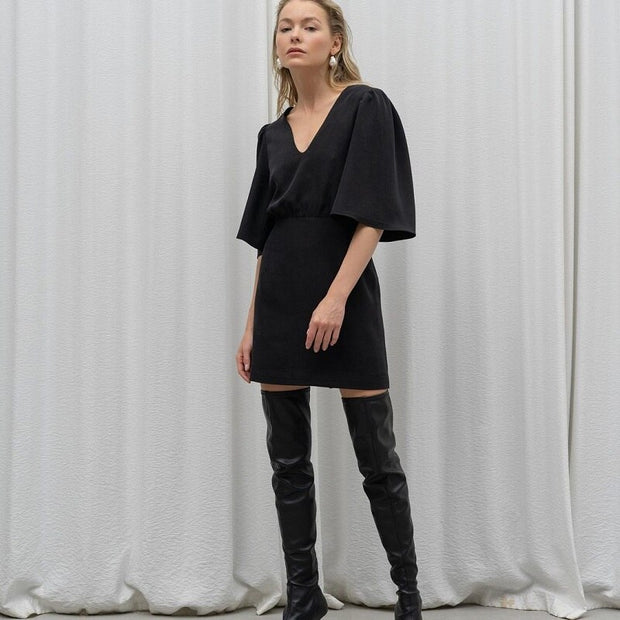 "Luxury Black Short Sleeve Dress - Elegant Formal Wear with Exquisite Design