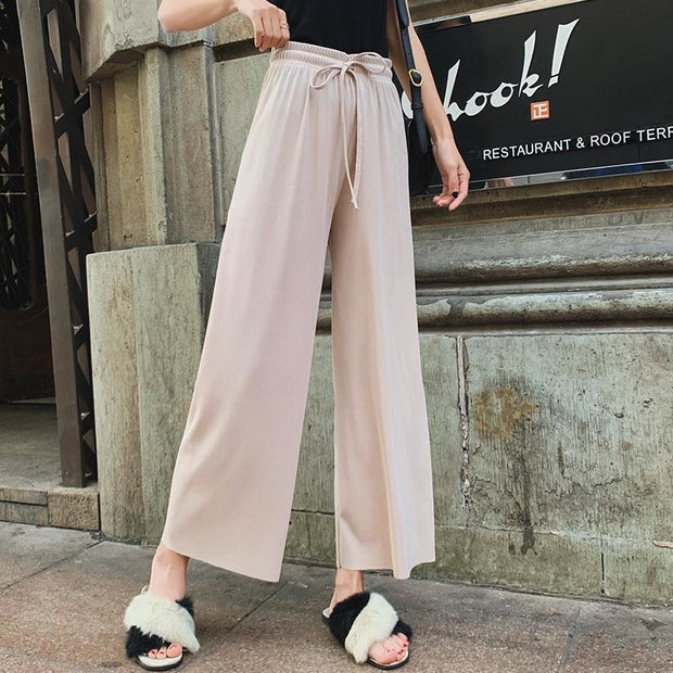 Discover baggy fashionable trousers for trendy comfort and style. Elevate your look with relaxed fit and fashion-forward design, perfect for a casual yet chic wardrobe.