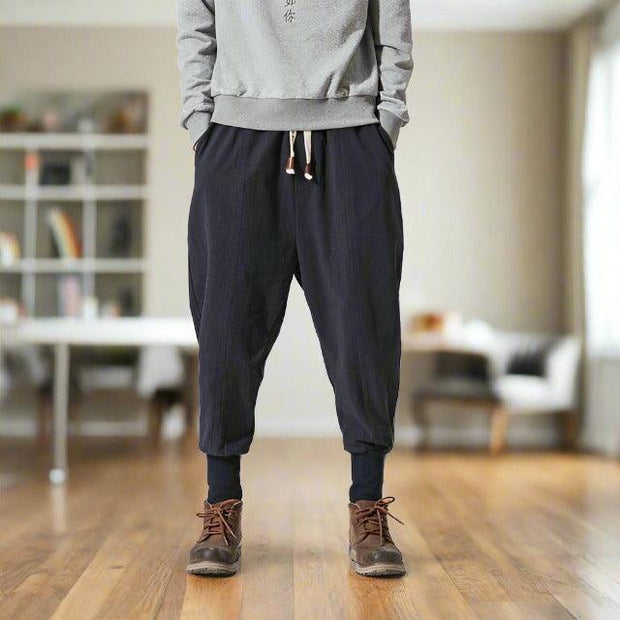 Men's casual ankle-length pants, offering comfort and style for everyday wear. With a relaxed fit and ankle-length design, these pants are perfect for casual outings and versatile styling.