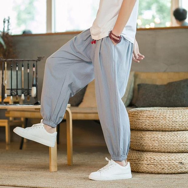 Men's casual ankle-length pants, offering comfort and style for everyday wear. With a relaxed fit and ankle-length design, these pants are perfect for casual outings and versatile styling.